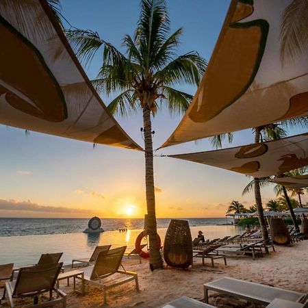 Papagayo Beach Resort (Adults Only) Віллемстад Екстер'єр фото